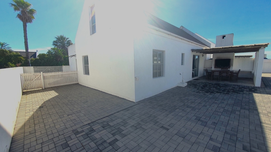 4 Bedroom Property for Sale in Golden Mile Western Cape